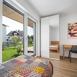 Moderner In Seenaehe *