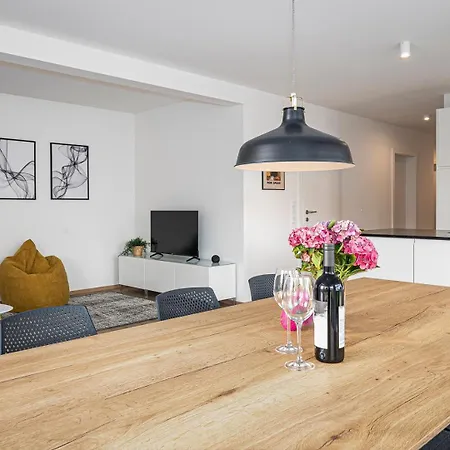 Moderner In Seenaehe Tatil Evi *